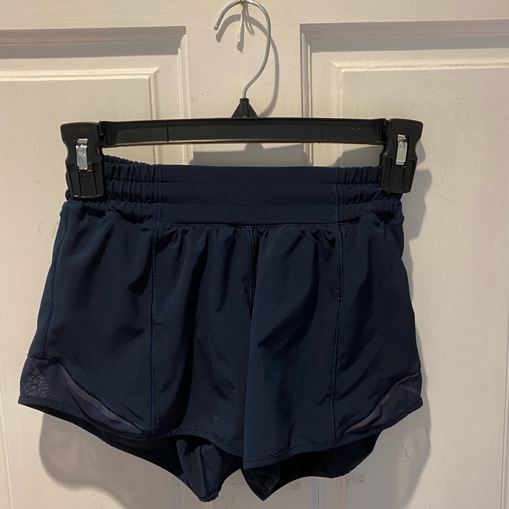 LULULEMON navy Hotty Hot short 4” Size 2 Tall